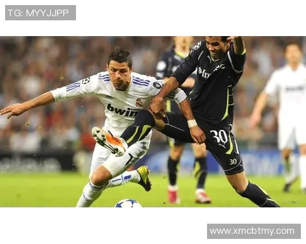 国外足球明星夏日泳衣风采大赏尽显魅力与时尚感